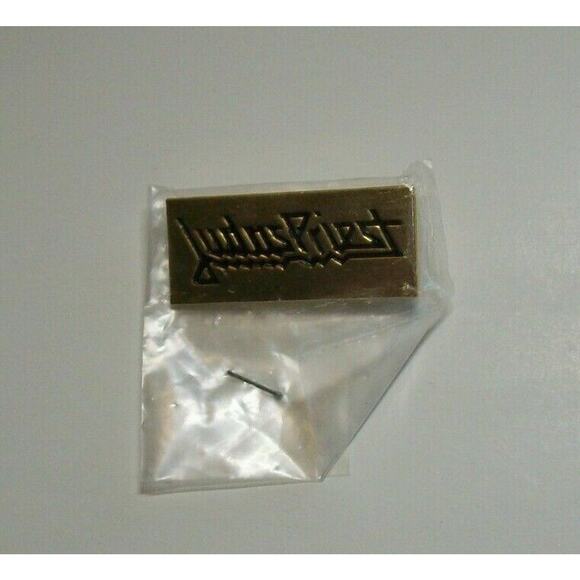 Judas Priest Vintage 1970s Heavy Metal Pinback Badge Button Pin NOS Band Logo - Picture 8 of 8